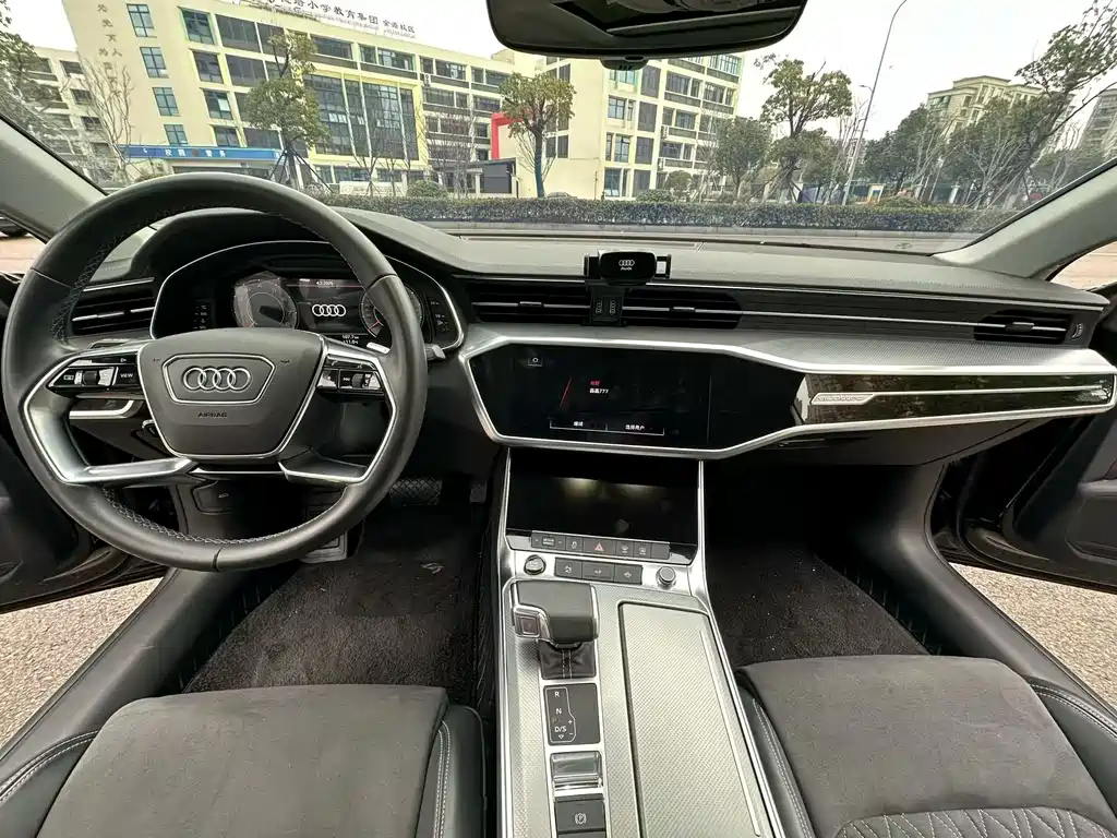 AUDI A7L