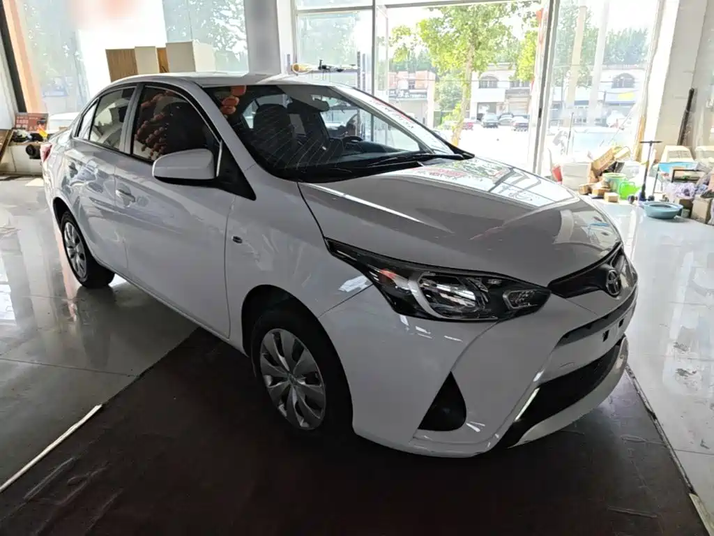 Toyota Yaris L — миниатюра 4