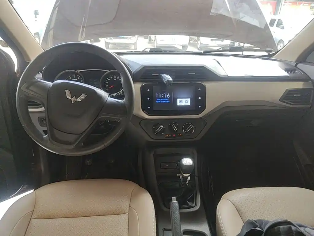 Wuling Hongguang — миниатюра 10