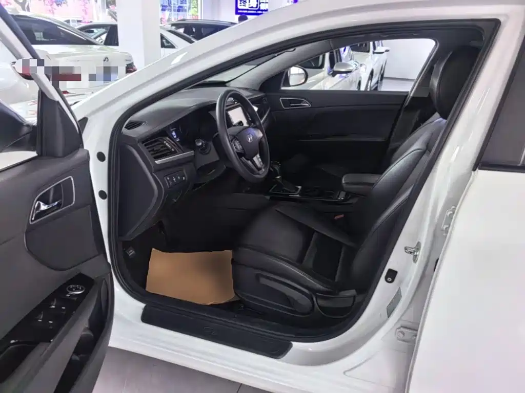 Hyundai Mistra — миниатюра 16