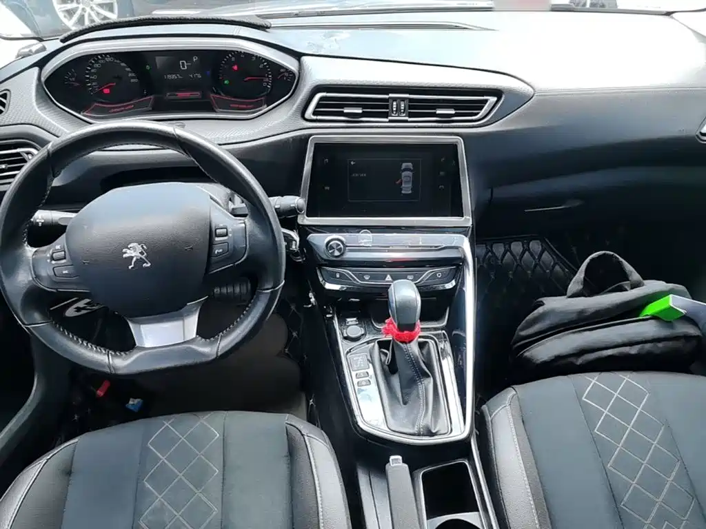Peugeot 308 — миниатюра 10