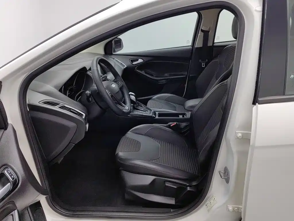 Ford Focus — миниатюра 10