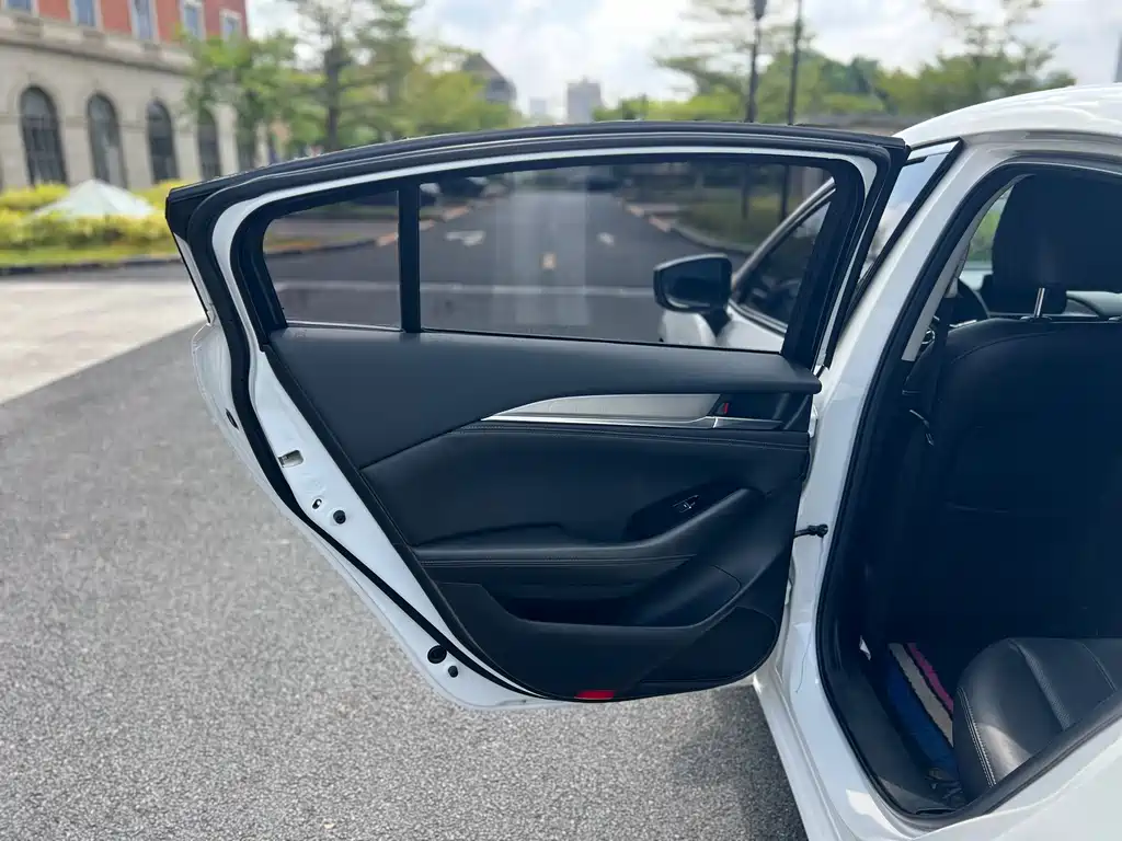 Mazda Atenza — миниатюра 11