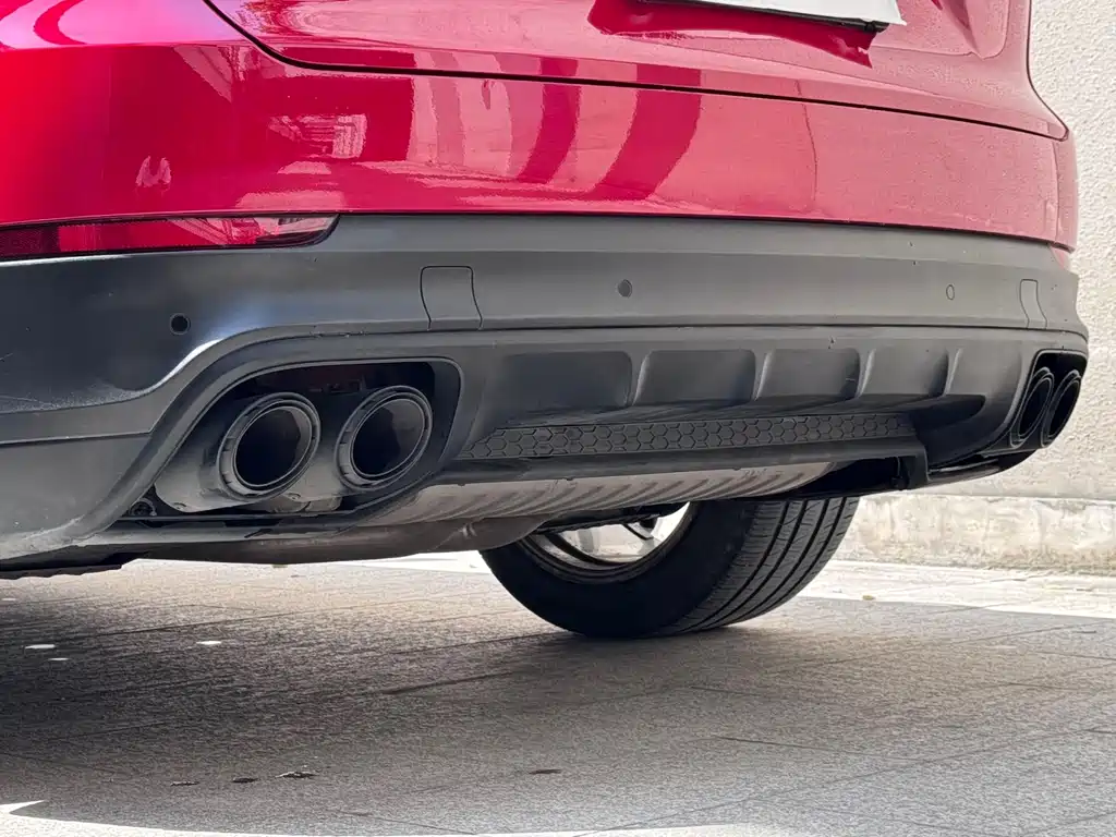 Porsche Cayenne — миниатюра 12