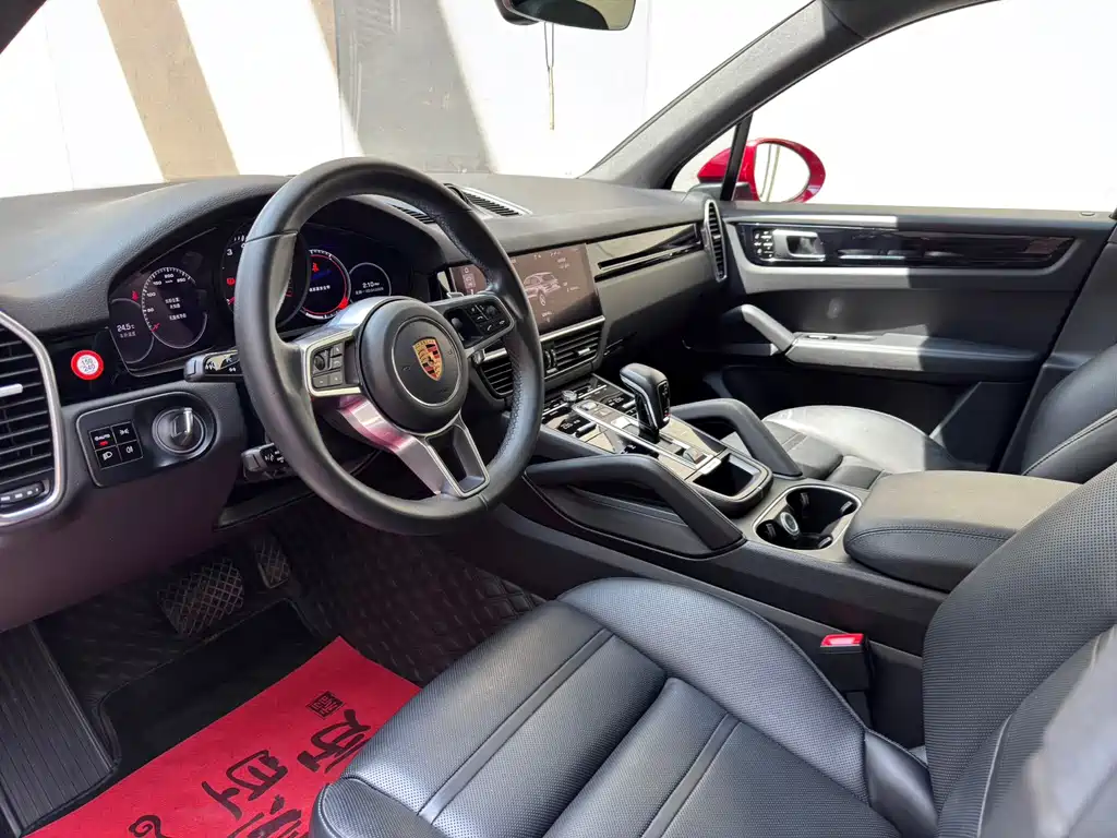 Porsche Cayenne — миниатюра 7