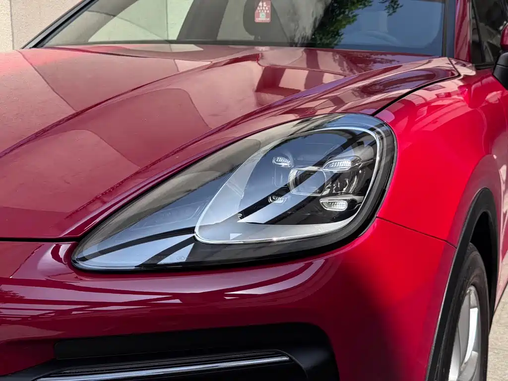 Porsche Cayenne — миниатюра 10