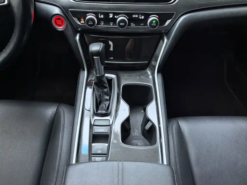 Honda Accord — миниатюра 13