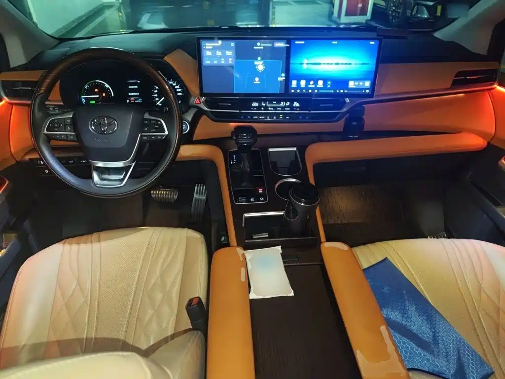 Toyota Granvia — миниатюра 13