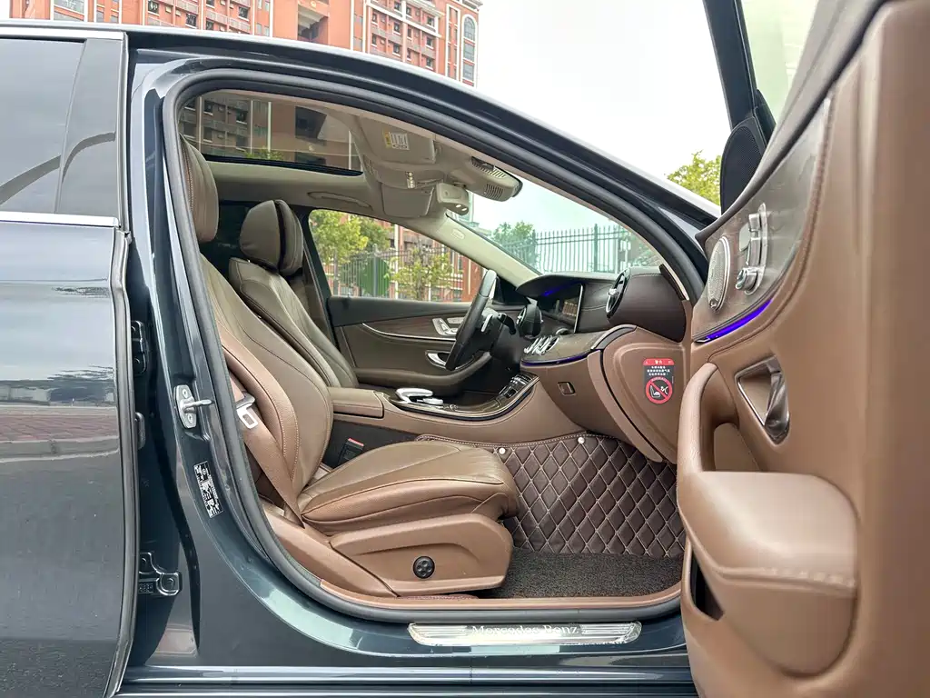 MERCEDES-BENZ E CLASS