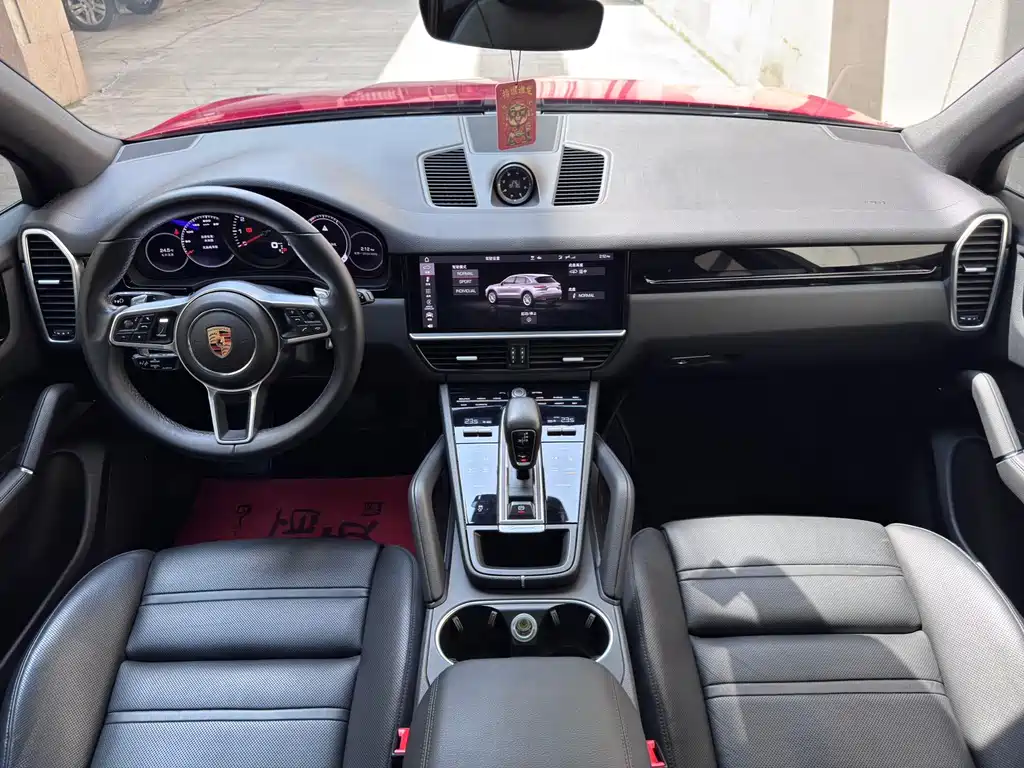 Porsche Cayenne — миниатюра 8