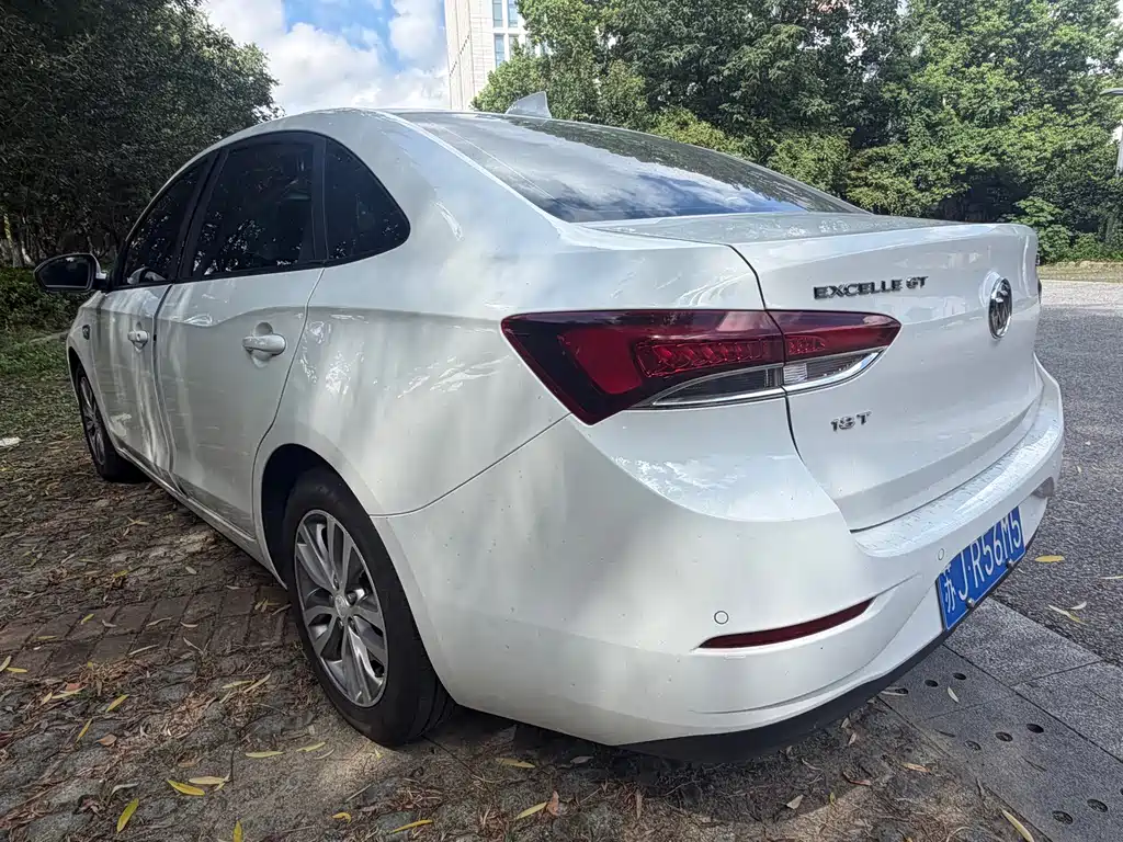 Buick Excelle — миниатюра 3