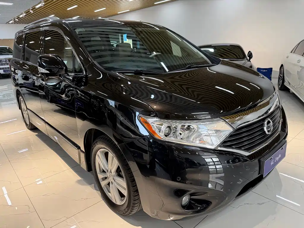 Купить Nissan Quest