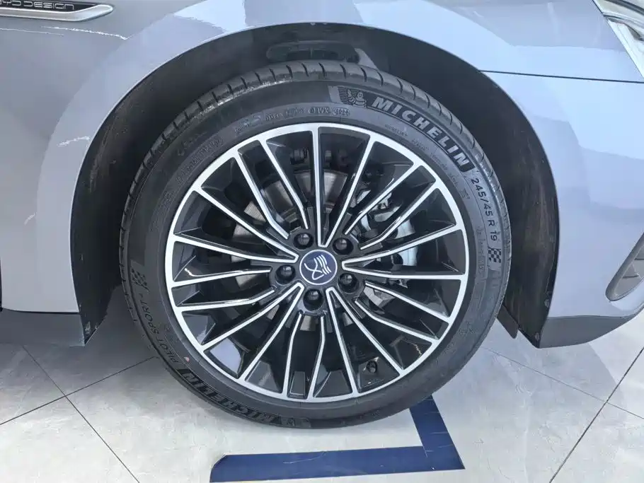BYD Han — миниатюра 6