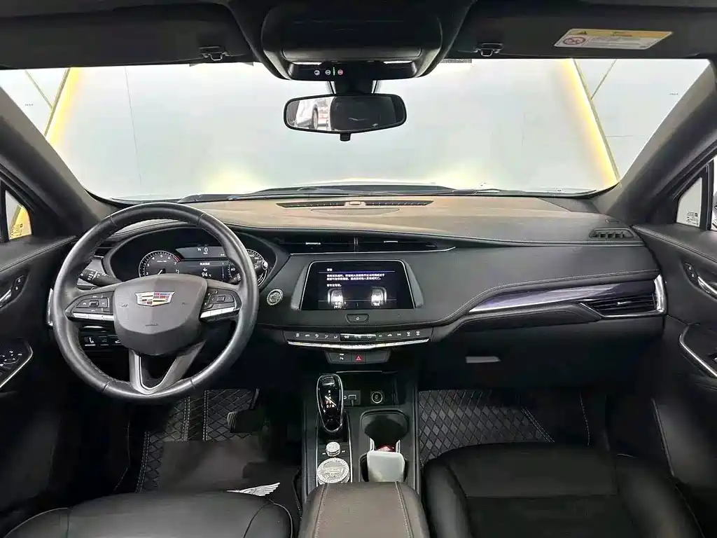 Cadillac XT4 — миниатюра 11