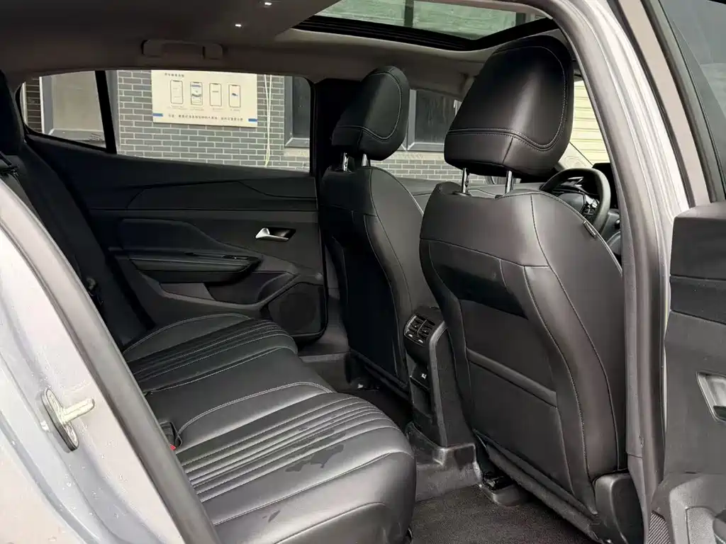 Peugeot 408X