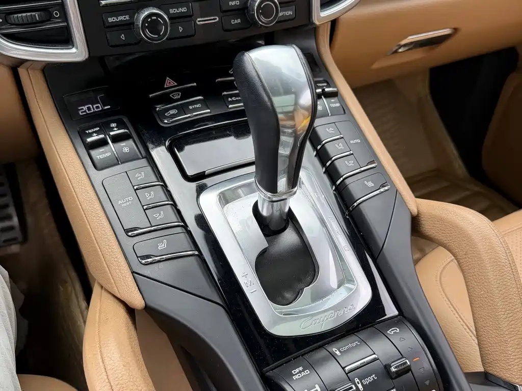 Porsche Cayenne — миниатюра 20