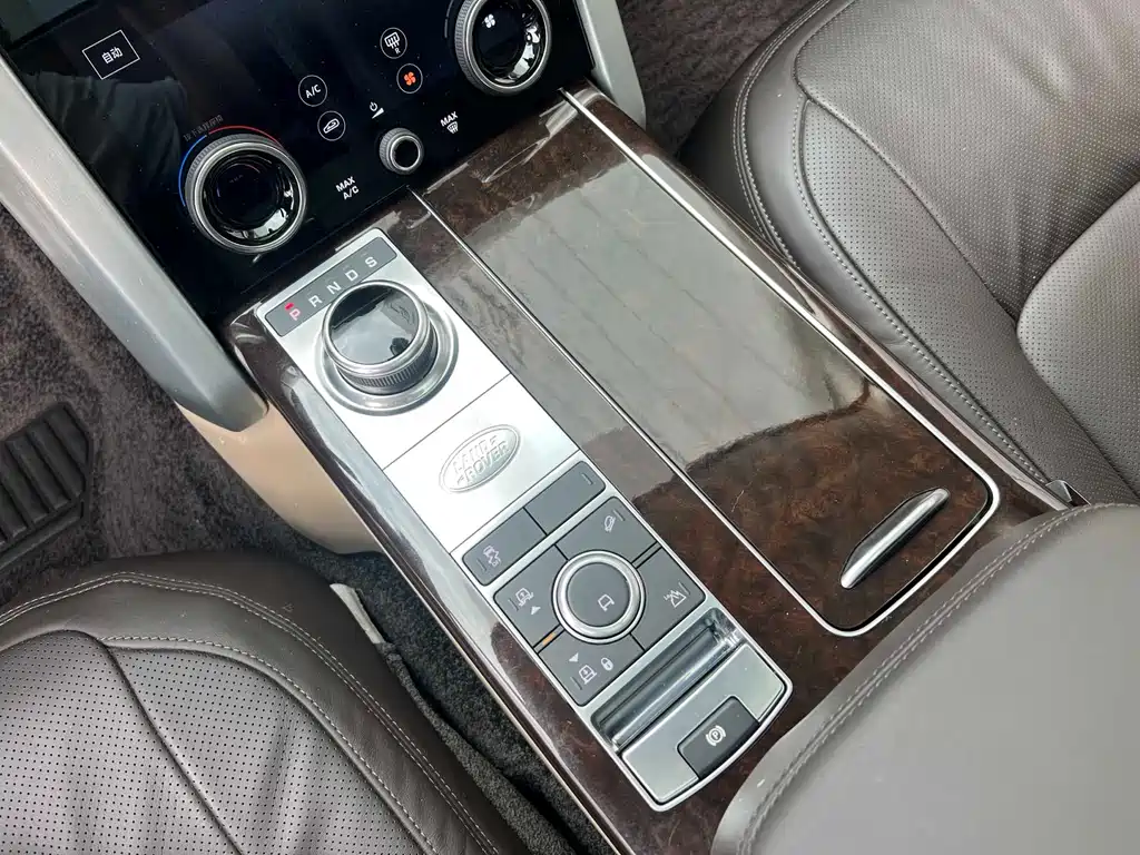 Land Rover Range Rover — миниатюра 7