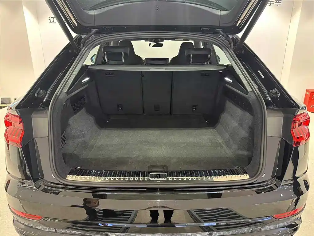 Audi Q8 2023 55 TFSI Premium