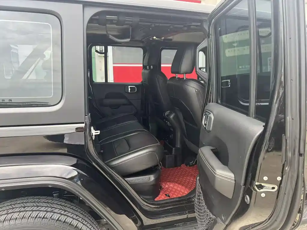 Jeep Wrangler PHEV — миниатюра 6