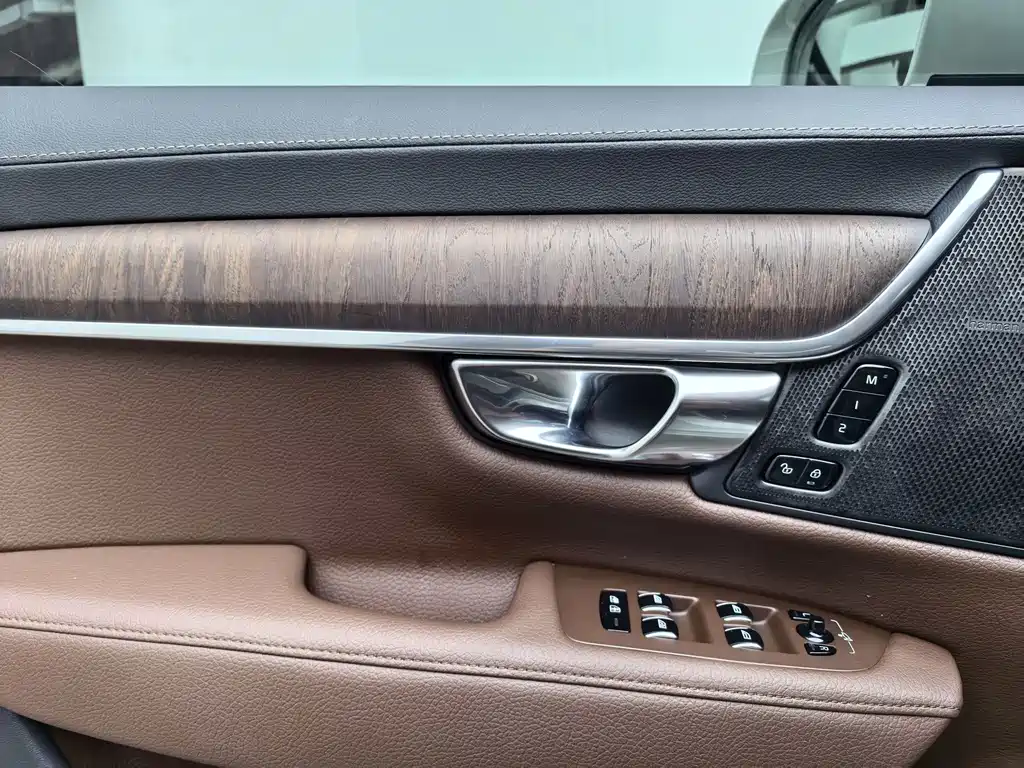 Volvo S90 — миниатюра 5