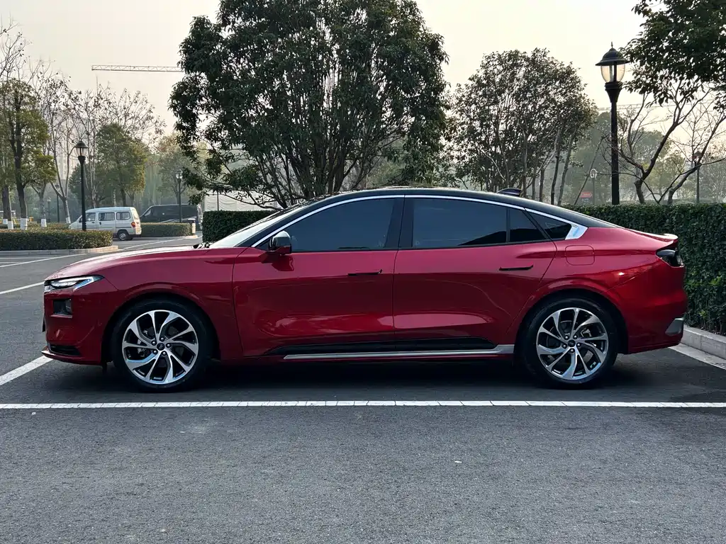 Ford Mondeo 2025 2.0T EcoBoost