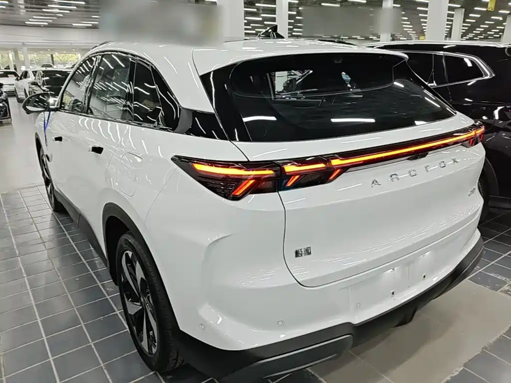 ARCFOX Alpha T5 — миниатюра 5