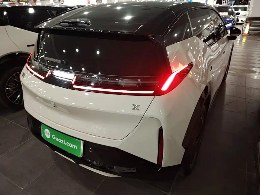 Zeekr X — миниатюра 5