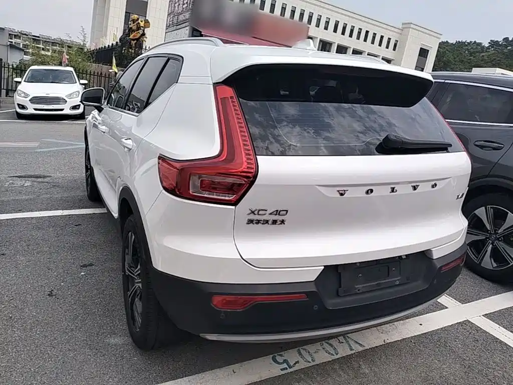 Volvo XC40 — миниатюра 5