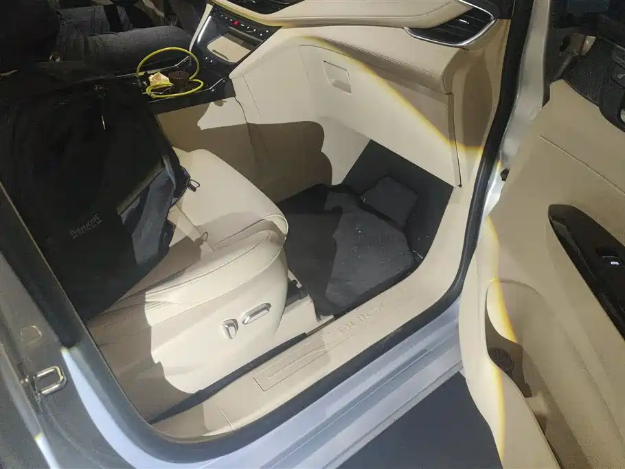 BUICK GL8 NEW ENERGY