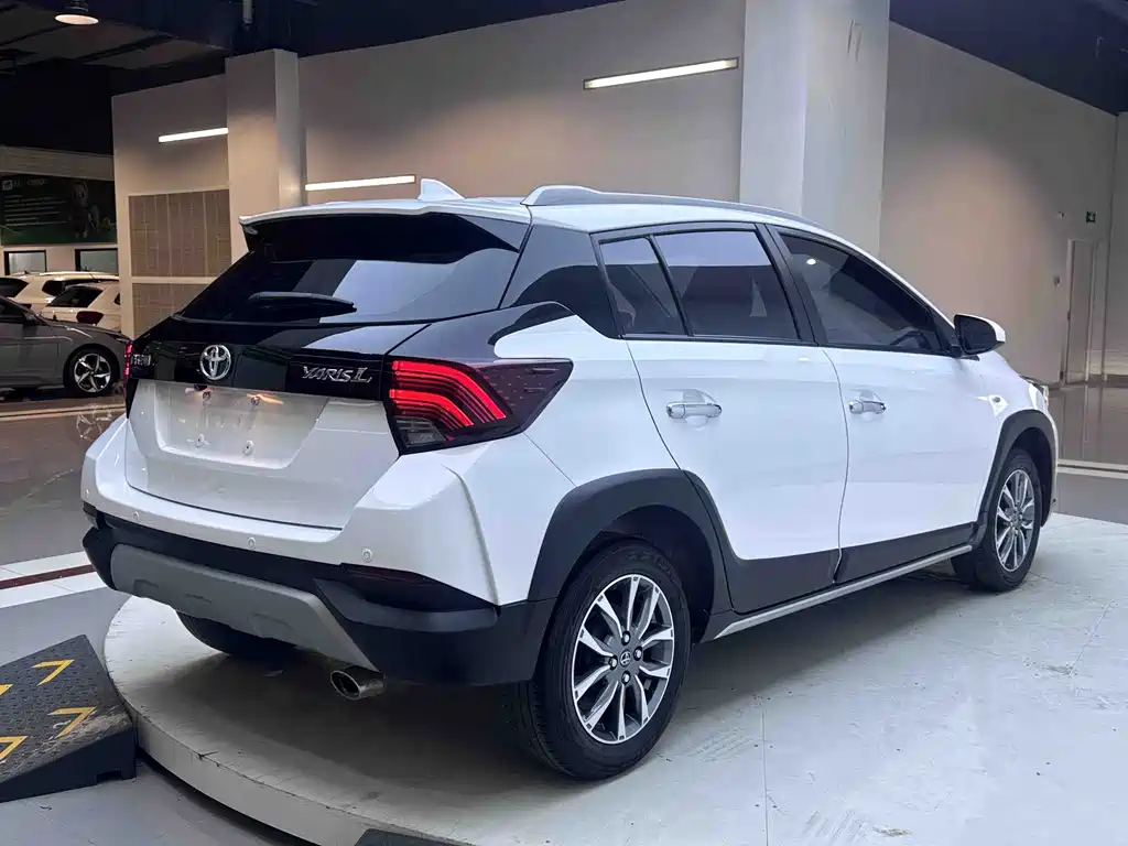 Toyota Yaris L — миниатюра 5
