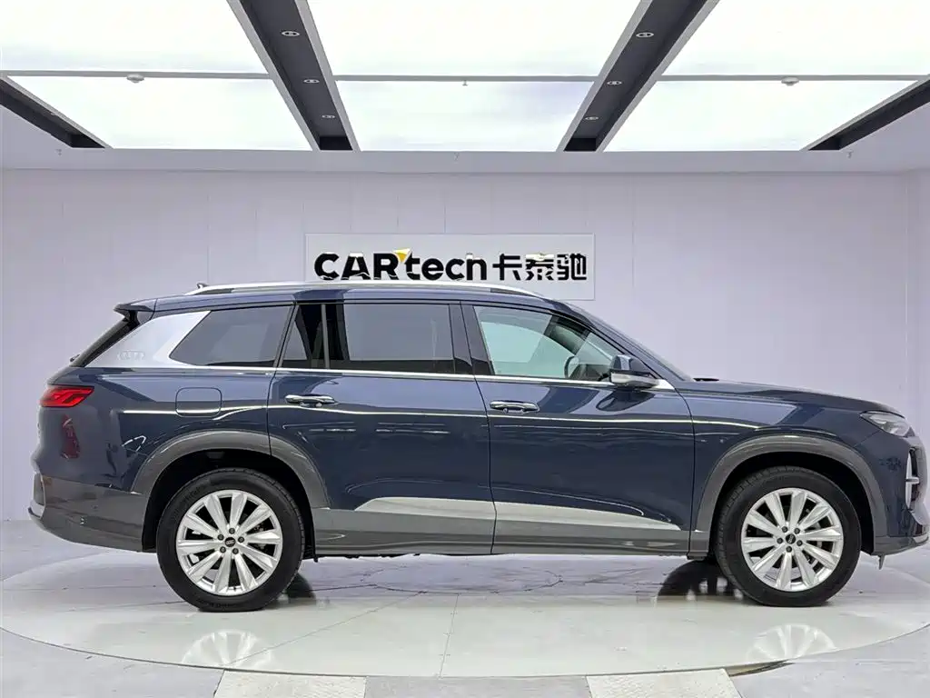 Audi Q6 2024 45 TFSI quattro 6 мест