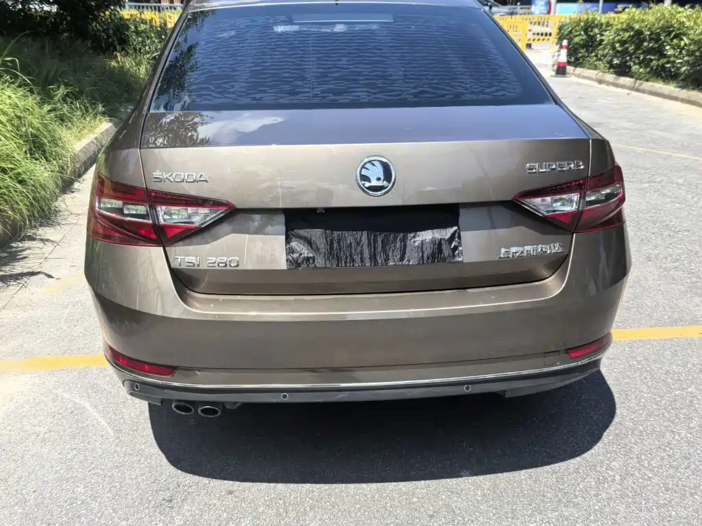 Skoda Superb — миниатюра 10