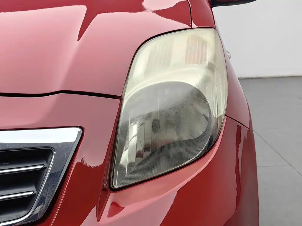 Toyota Yaris — миниатюра 7