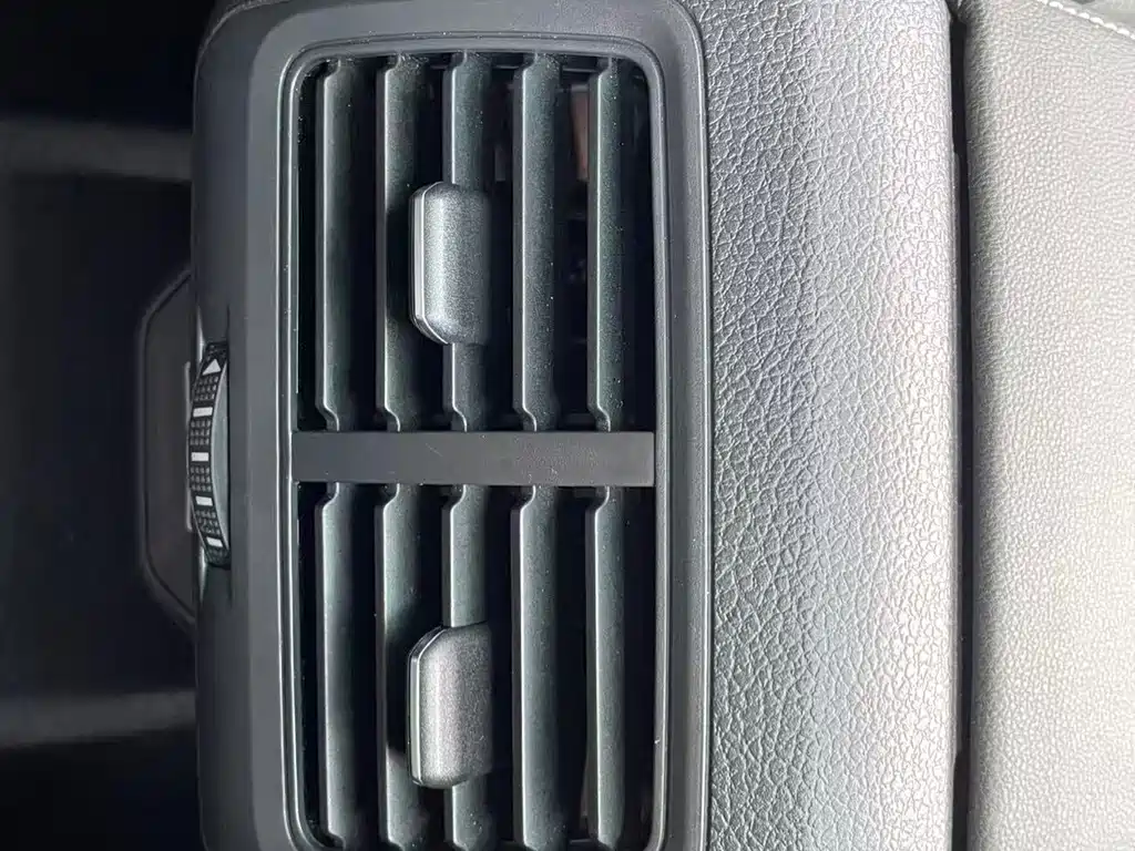 Volkswagen Golf — миниатюра 21