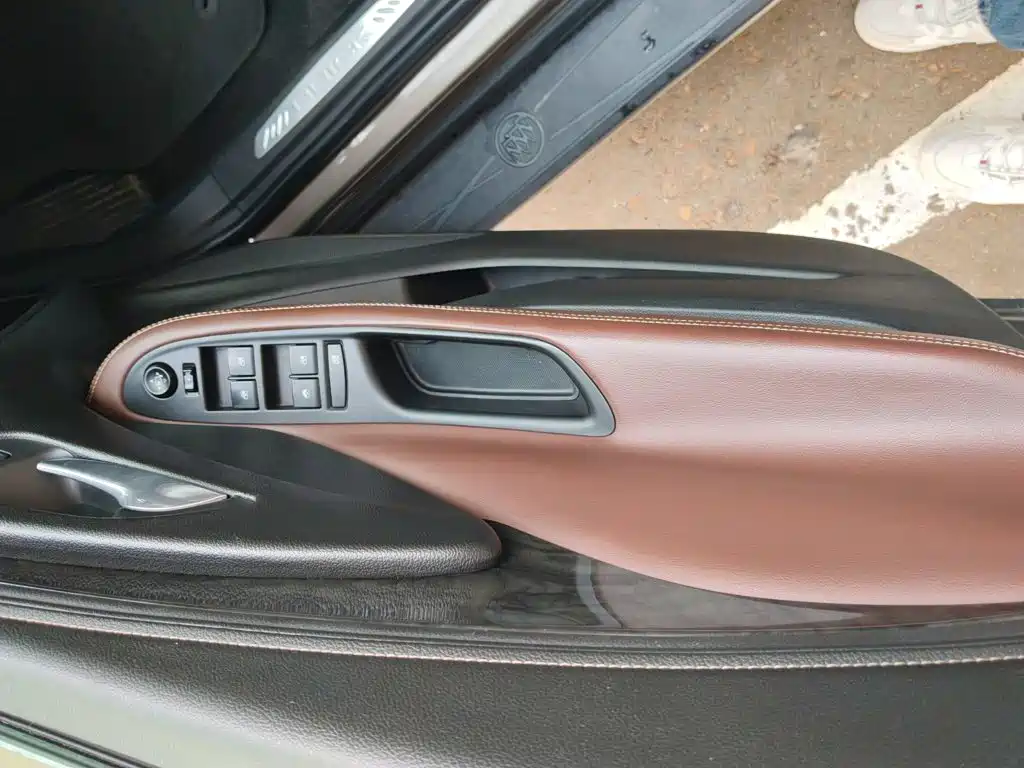 Buick Envision Plus — миниатюра 9