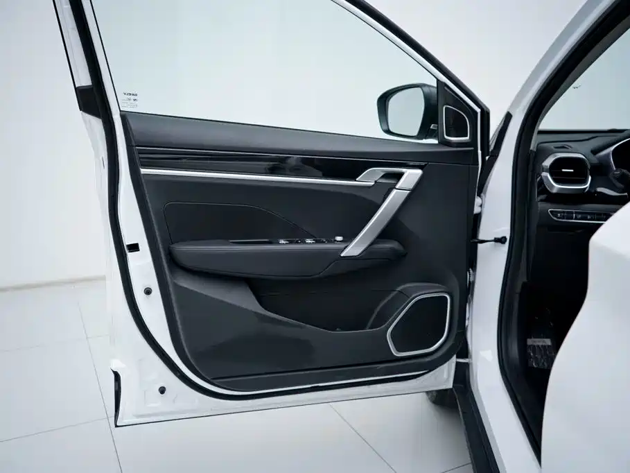Geely Binyue - фото 11