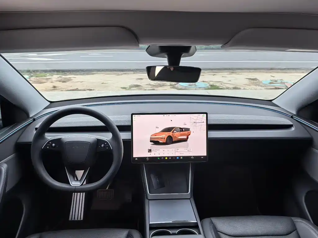 Tesla Model Y — миниатюра 5