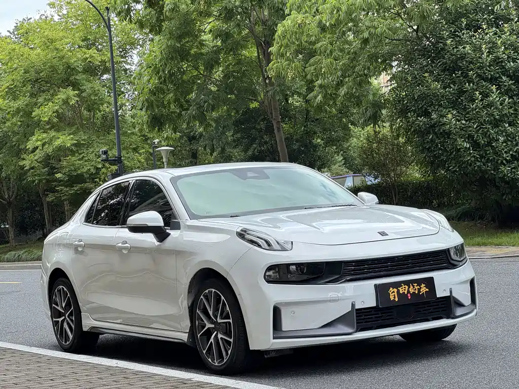 Lynk & Co 03 — миниатюра 3