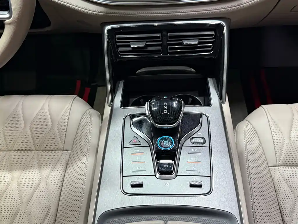 BYD Tang New Energy — миниатюра 17