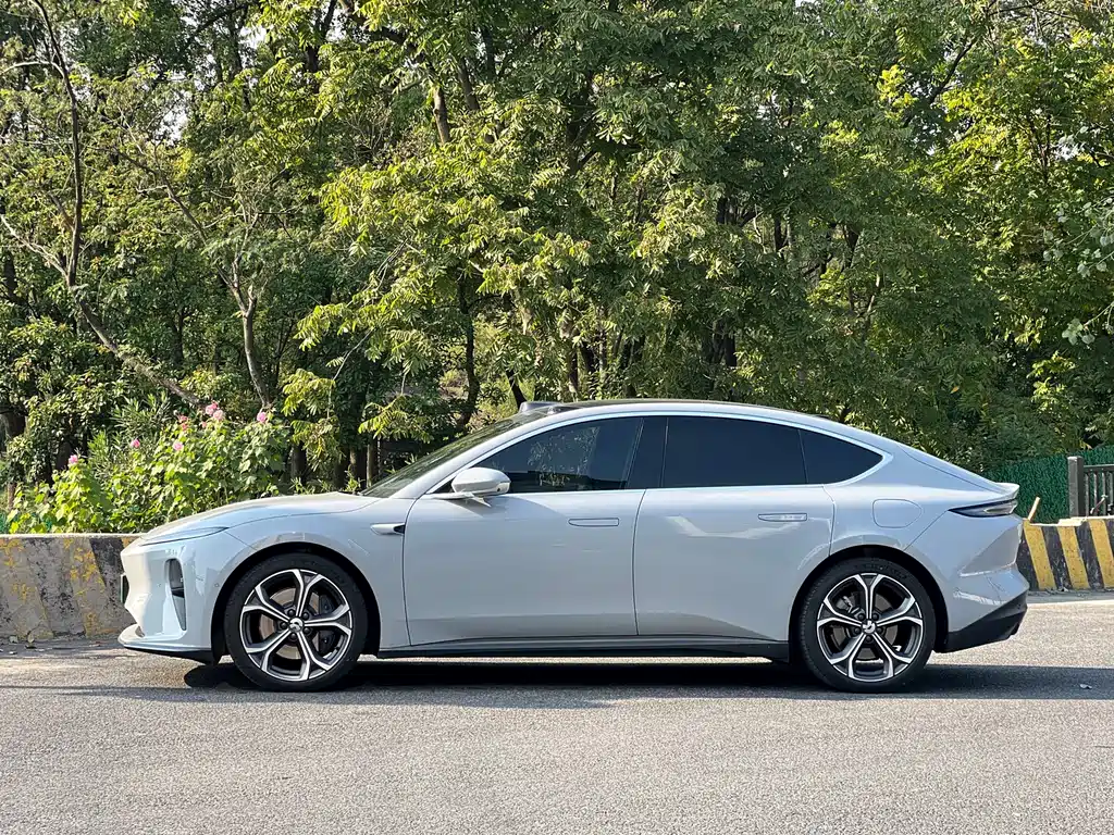 NIO ET5 — миниатюра 3