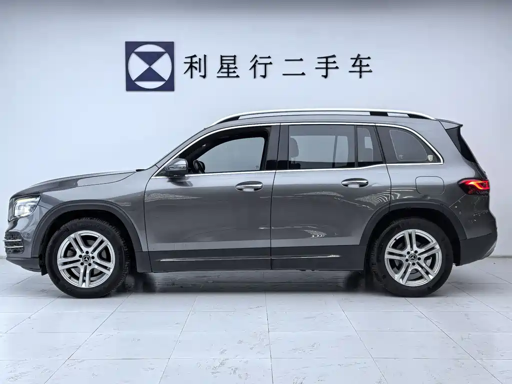 MERCEDES-BENZ GLB