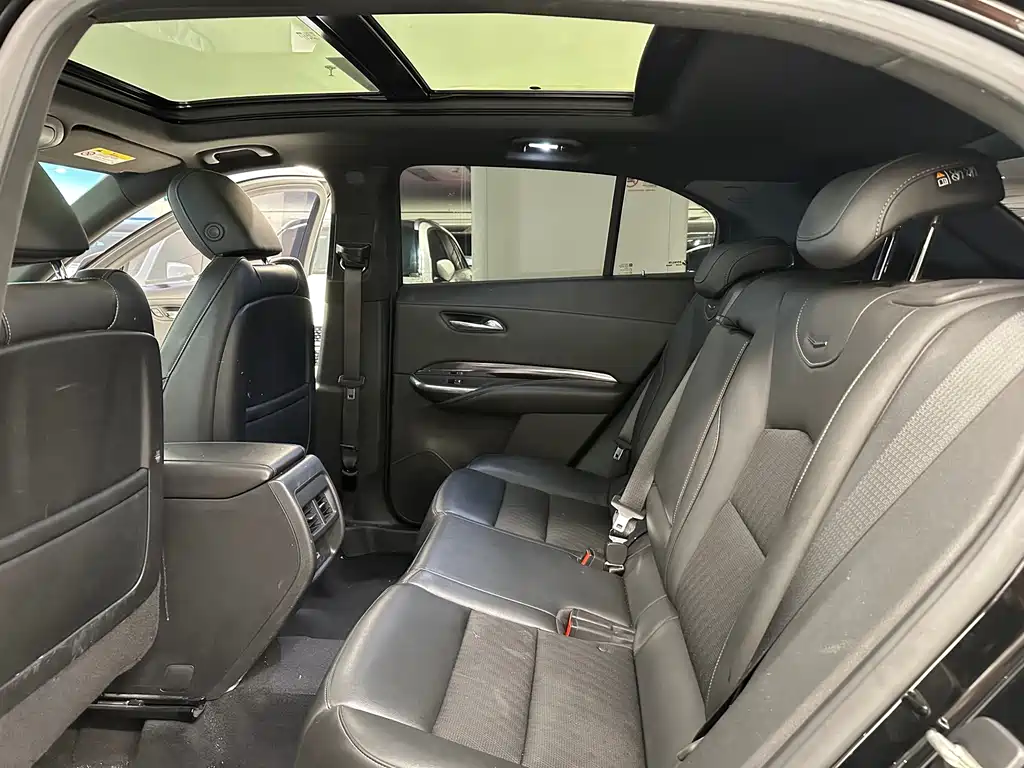 Cadillac XT4 — миниатюра 14