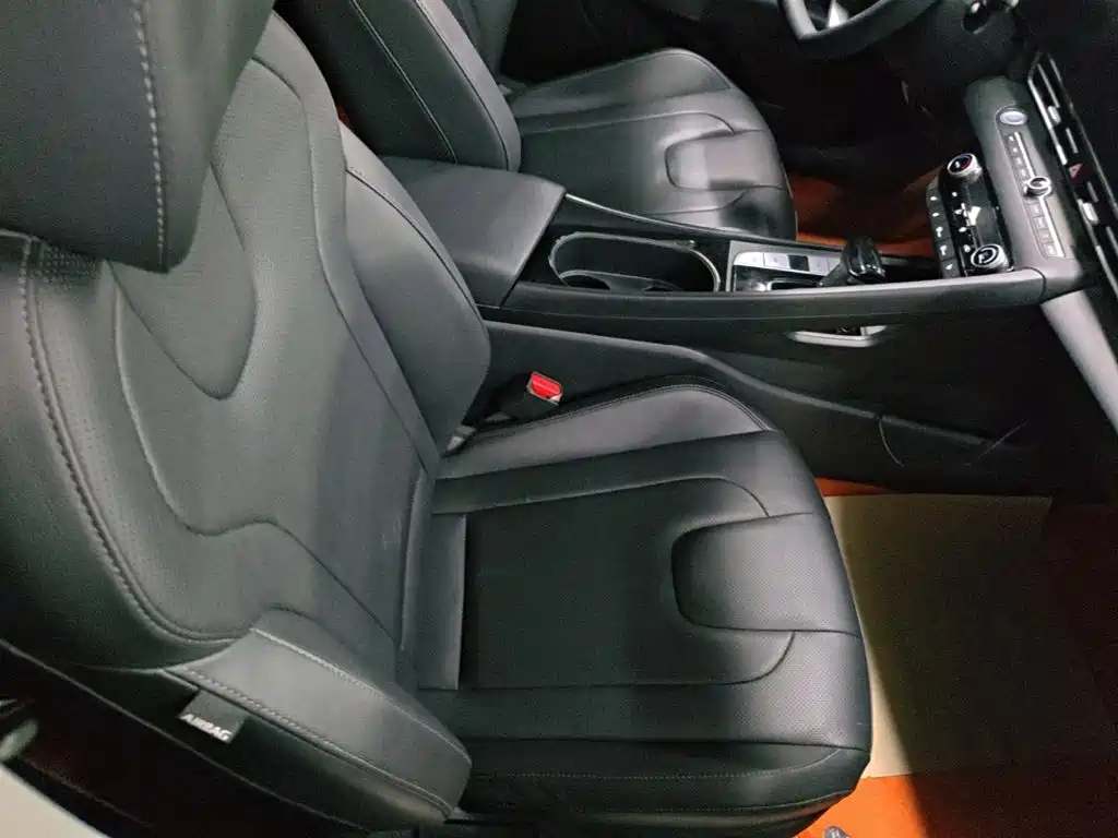 Hyundai Elantra — миниатюра 25