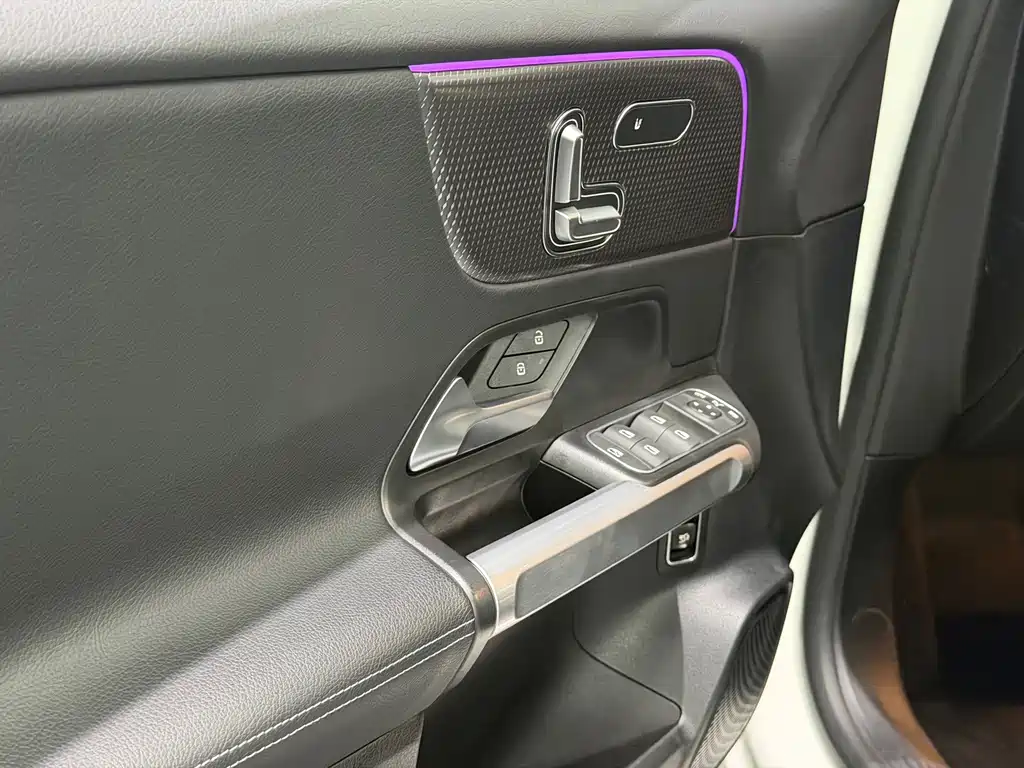 Mercedes-Benz EQB — миниатюра 16