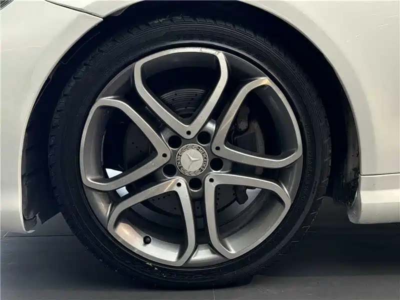 Mercedes-Benz E-Class (Import) — миниатюра 15