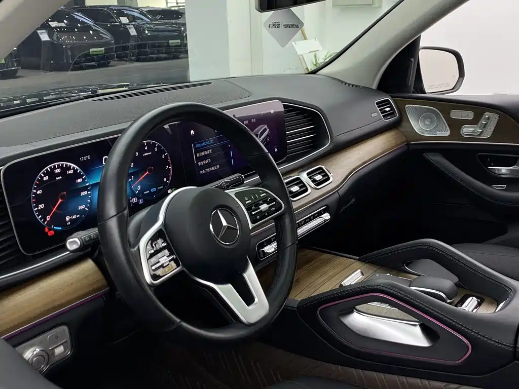 Mercedes-Benz GLS — миниатюра 40