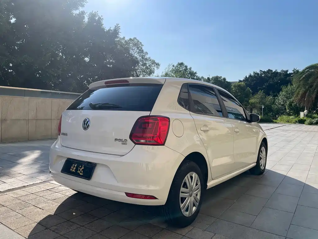 Volkswagen Polo 2018 1.5L AT