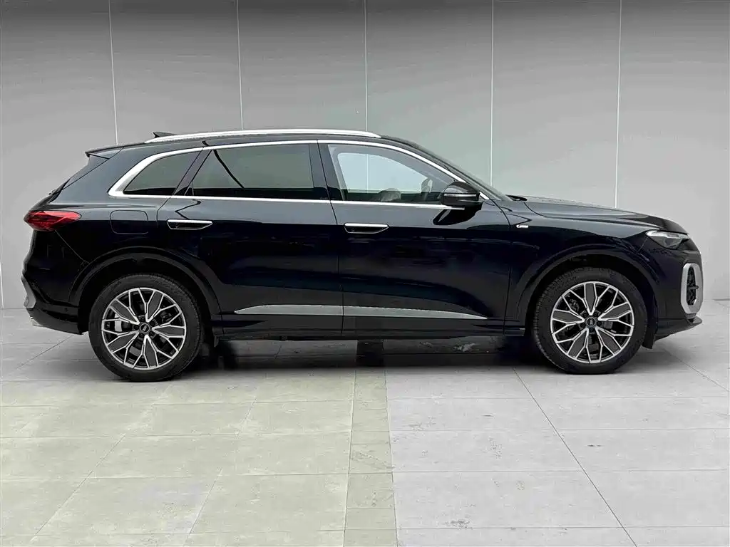 Audi Q5L — миниатюра 3