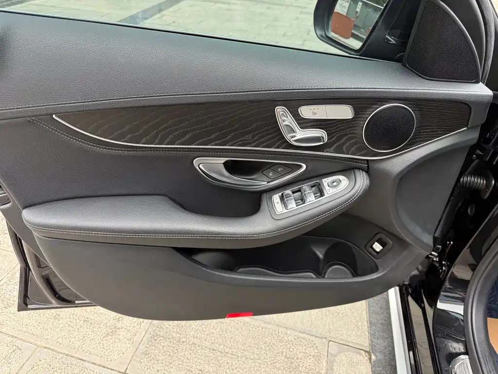 Mercedes-Benz C-Class — миниатюра 17