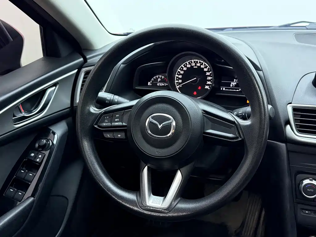 Mazda 3 Axela — миниатюра 9